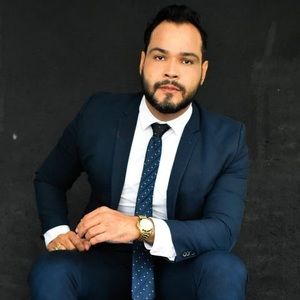 Meet your Posher, Emmanuel